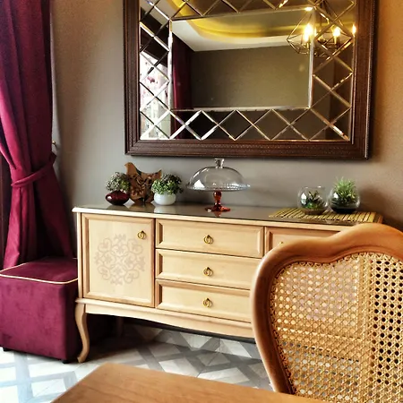 Almond Hill Lejlighedshotel 2*